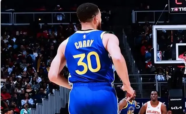 库里连续十场比赛得分超过夺冠，湖人不断突破！气势如虹延续的简单介绍-爱游戏官网主页